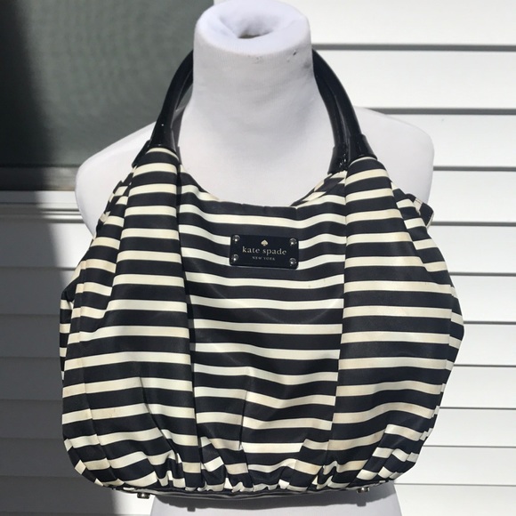 kate spade Handbags - Kate Spade ♠️ shoulder bag black and white